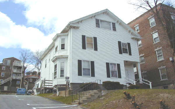 185 Thomas E Burgin Pky in Quincy, MA - Foto de edificio