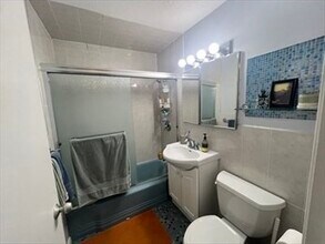 133 Beaconsfield Rd, Unit 21 in Brookline, MA - Building Photo - Building Photo