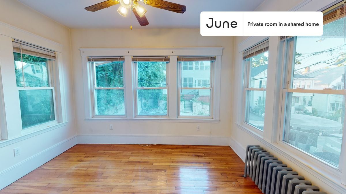 Room in Shared 3 bed/1 bath home in Boston, MA - Foto de edificio