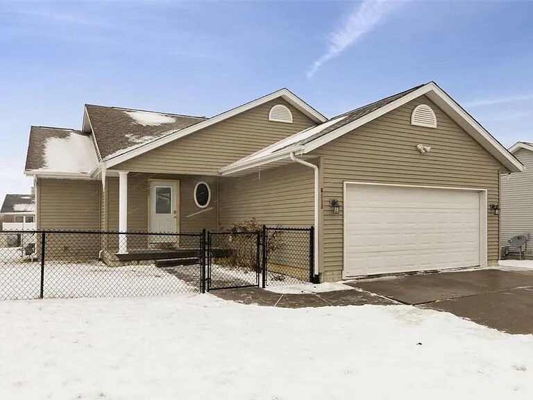 6520 Tennessee Ct SW in Cedar Rapids, IA - Building Photo