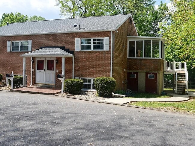 428 Montemar Ave, Unit Apt C in Baltimore, MD - Building Photo - Building Photo