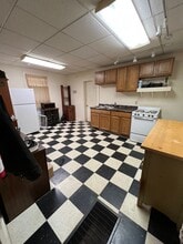 160 S Main St, Unit 1 in Barre, VT - Foto de edificio - Building Photo