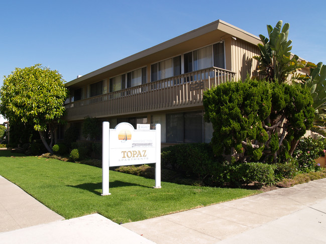 Topaz Apartments in Redondo Beach, CA - Building Photo - Building Photo