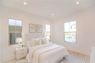 137 Oakstone in Irvine, CA - Building Photo - Building Photo