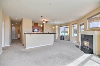 1000 Aurora Ave N in Seattle, WA - Building Photo - Building Photo