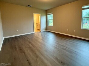 17541 Lee Rd in Ft. Myers, FL - Building Photo - Building Photo