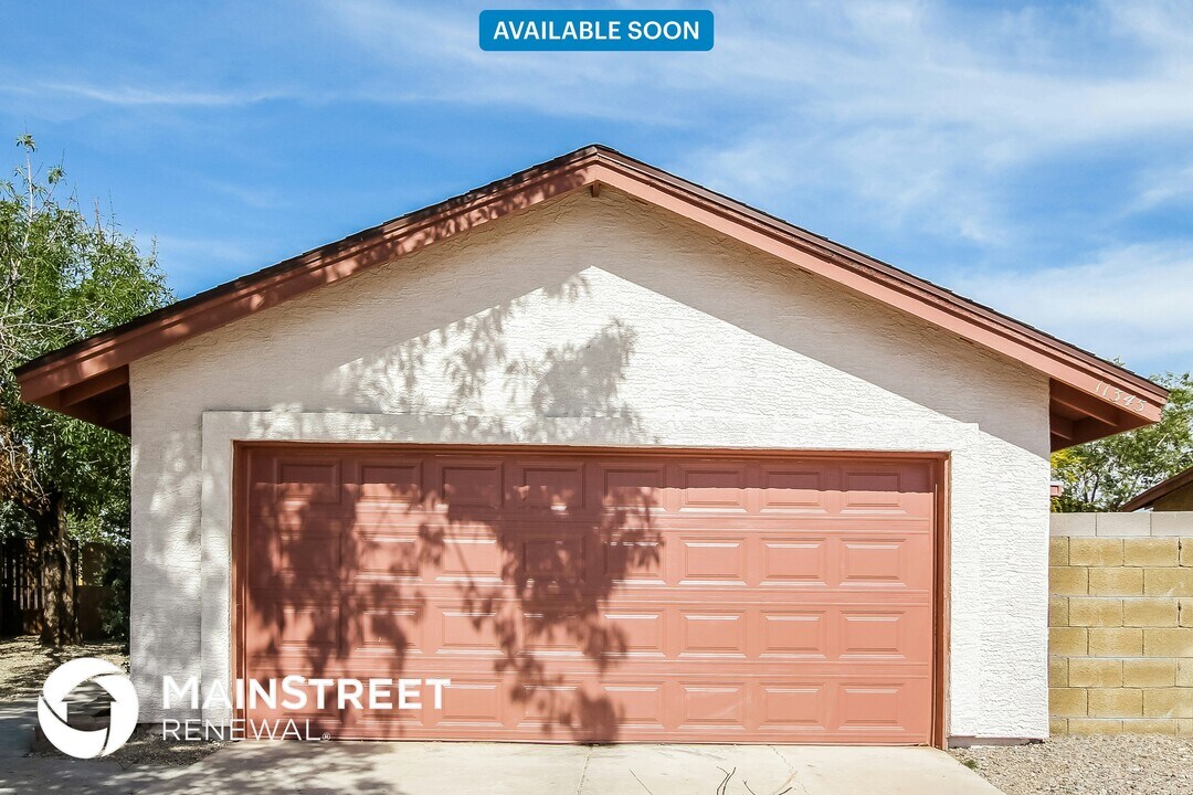 11345 N 82nd Dr in Peoria, AZ - Building Photo