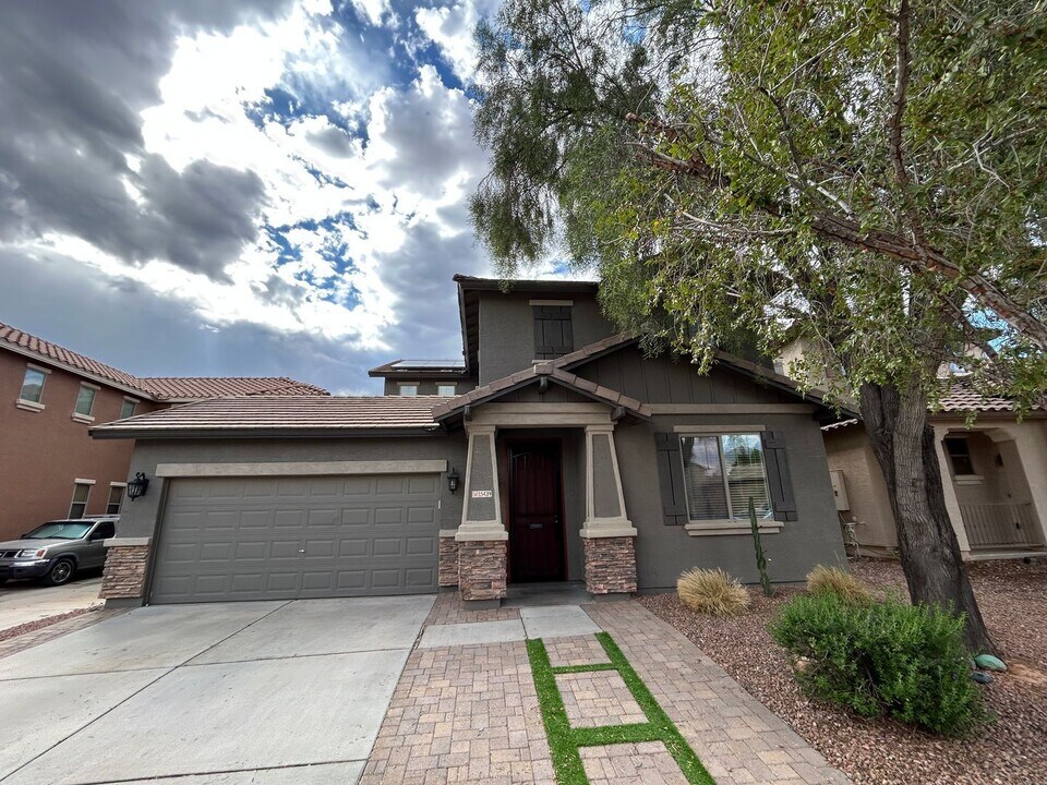15439 W Poinsettia Dr in Surprise, AZ - Building Photo