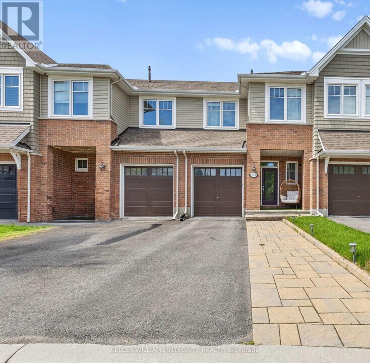 313 Warmstone Dr in Ottawa, ON - Building Photo