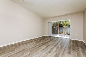 4406 Suntree Blvd in Orlando, FL - Building Photo - Building Photo