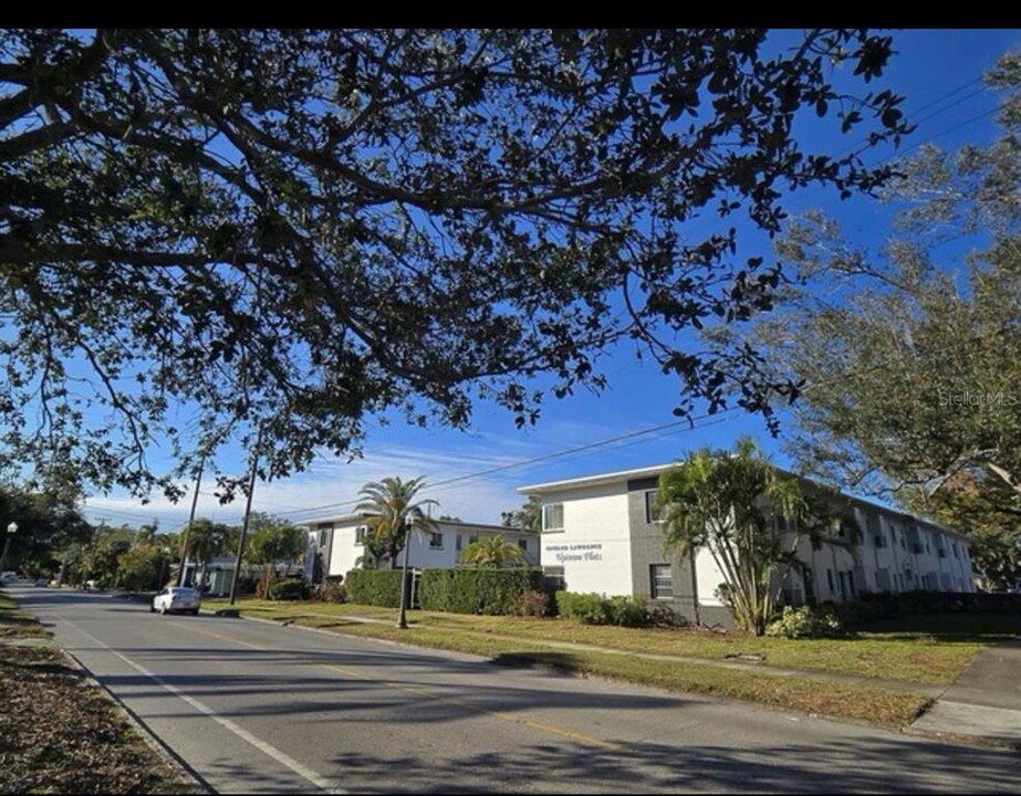 525 9th Ave N in St. Petersburg, FL - Building Photo