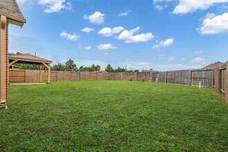 30715 Legends Ridge Dr in Spring, TX - Foto de edificio - Building Photo