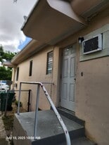831 SW 31st Ct, Unit 831E in Miami, FL - Building Photo