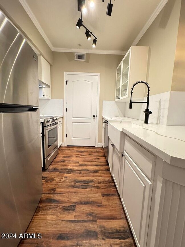 property at 1701 E Colter St