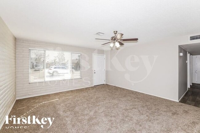 7646 N 37th Ave in Phoenix, AZ - Building Photo - Building Photo
