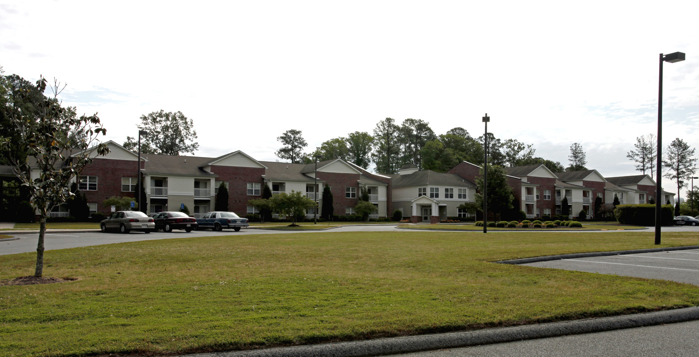 Holland Trace in Franklin, VA - Building Photo