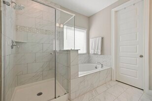 2003 Woodland Prairie Ct in Shenandoah, TX - Building Photo