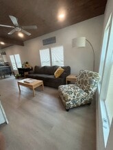 3224 W Houston St in San Antonio, TX - Building Photo - Building Photo