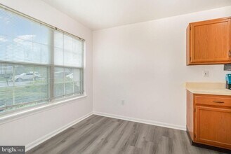 6212 Spring Knoll Dr in Harrisburg, PA - Building Photo - Building Photo