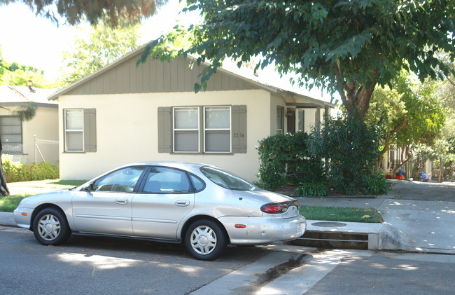 5 Unit Apartment + 1 Nonconf Unit in Montrose, CA - Building Photo - Building Photo