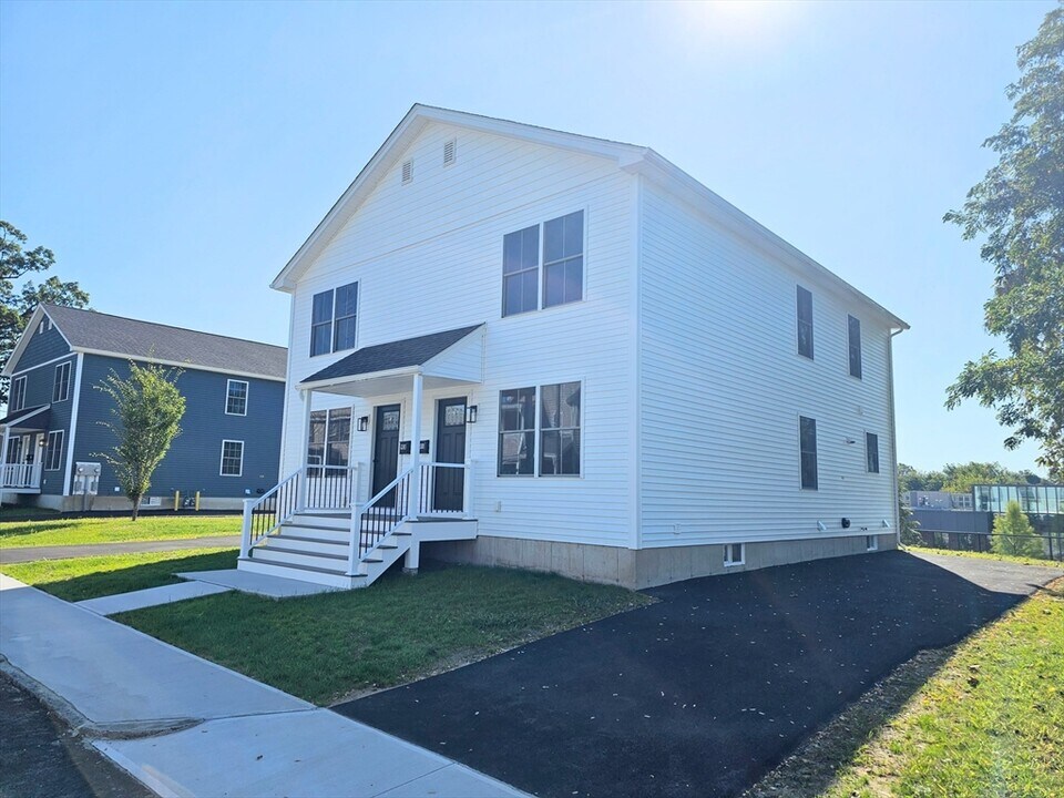 91-93 Melrose St in Springfield, MA - Building Photo