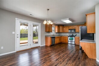 4800 Burbank Loop in Columbia, MO - Building Photo - Building Photo