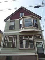 919 E Clarke St, Unit 4 in Milwaukee, WI - Building Photo