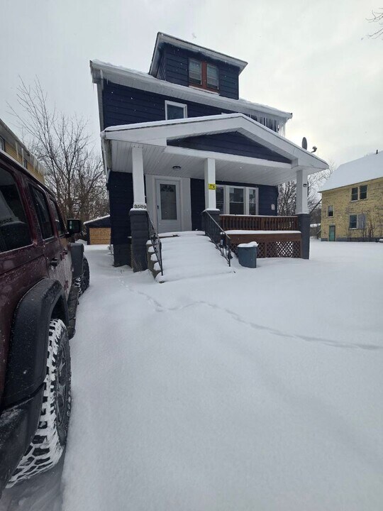 3529 E 106th St in Cleveland, OH - Building Photo