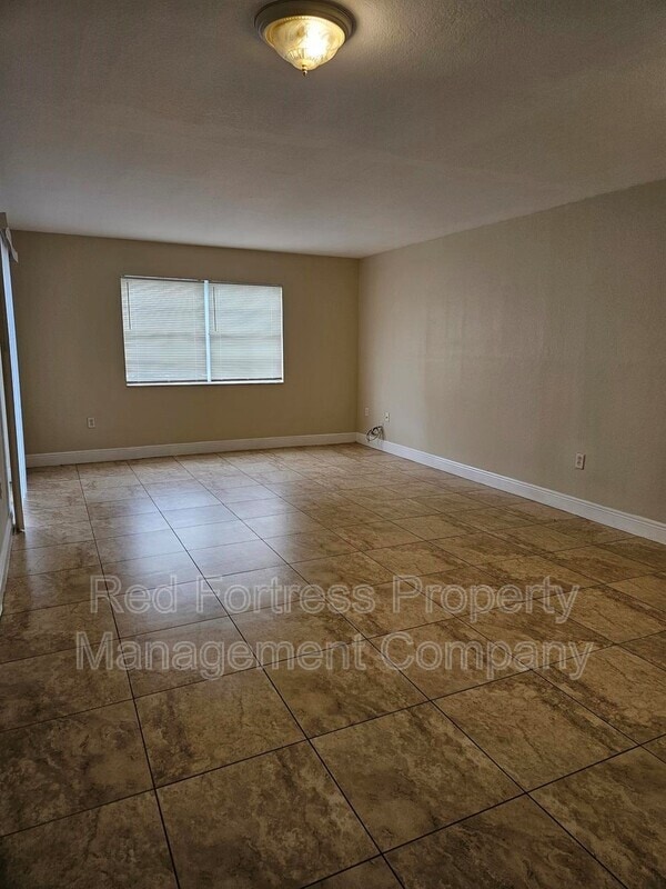 3407 Winkler Ave in Ft. Myers, FL - Building Photo - Building Photo