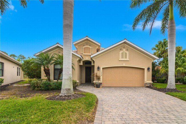 1558 Serrano Cir in Naples, FL - Building Photo - Building Photo
