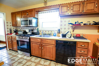 55 Vernon St, Unit 2 in Waltham, MA - Foto de edificio - Building Photo