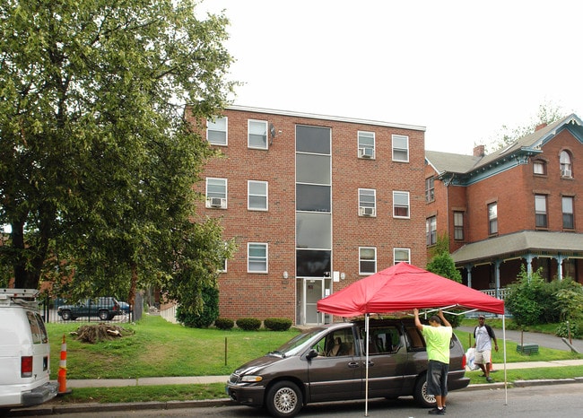 252 Laurel St in Hartford, CT - Building Photo - Building Photo