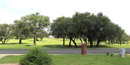 211 Fox Crossing in Burnet, TX - Building Photo - Building Photo