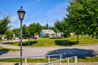 Ashburn Greene in St. Clairsville, OH - Building Photo - Building Photo