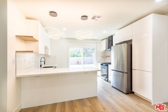 5540 Parkcrest St in Long Beach, CA - Building Photo - Building Photo