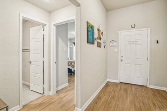 633 Oleander Crk in New Berlin, TX - Building Photo - Building Photo