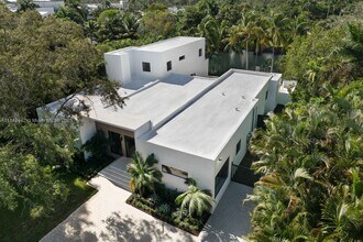 11150 Griffing Blvd in Biscayne Park, FL - Building Photo - Building Photo