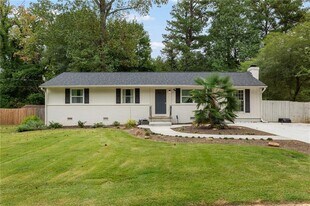 551 Lyle Dr SE in Marietta, GA - Building Photo