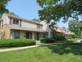 Forest Glen Townhomes in Midland, MI - Building Photo