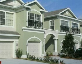 2052 Park Crescent Dr in Land O Lakes, FL - Building Photo - Building Photo