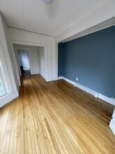 207 Coyle St Apt 4, Unit 4 in Portland, ME - Building Photo - Building Photo