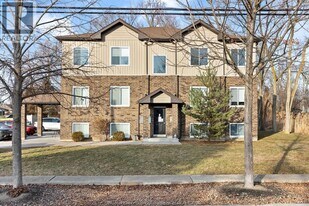 5929 NEWMAN  2 in Windsor, ON - Building Photo