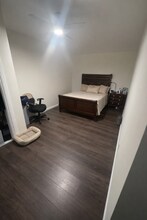 150 W 49th St in Long Beach, CA - Building Photo - Building Photo