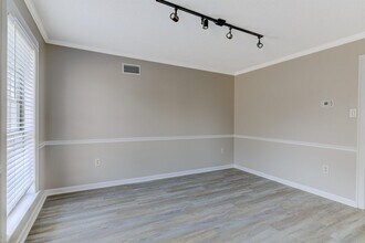 7801 Autumn Creek Dr in Memphis, TN - Building Photo - Building Photo