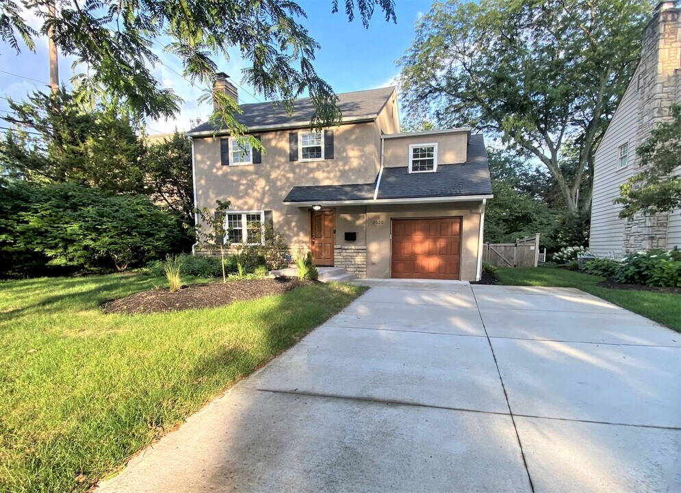 2020 Edgemont Rd in Upper Arlington, OH - Building Photo