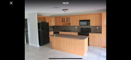 12340 SW 20th Ter in Miami, FL - Foto de edificio - Building Photo