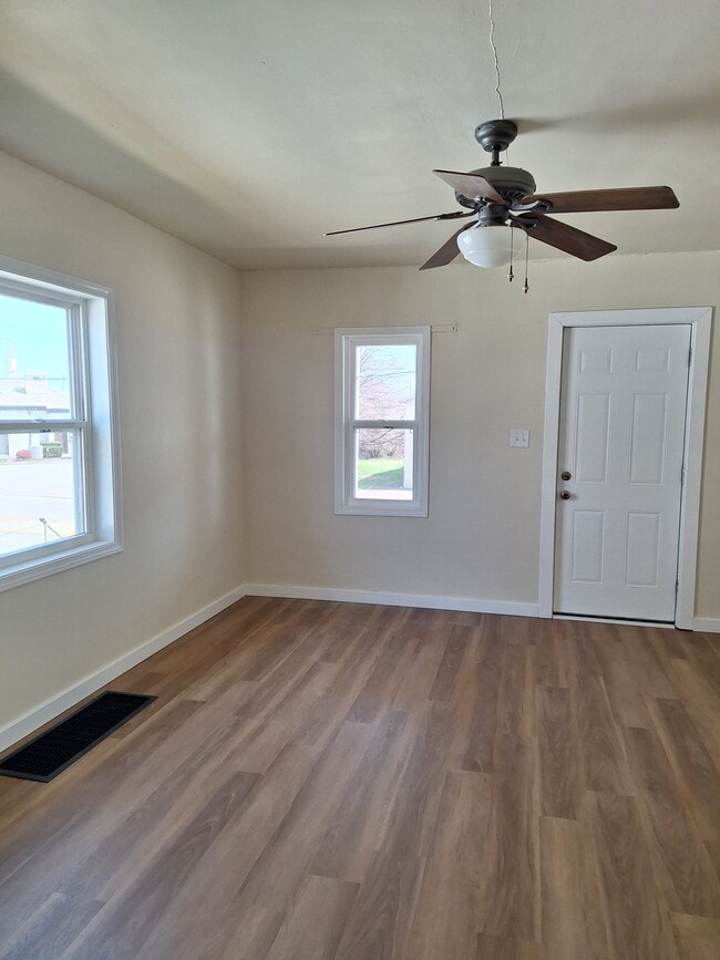 property at 2300 N Heidelbach Ave