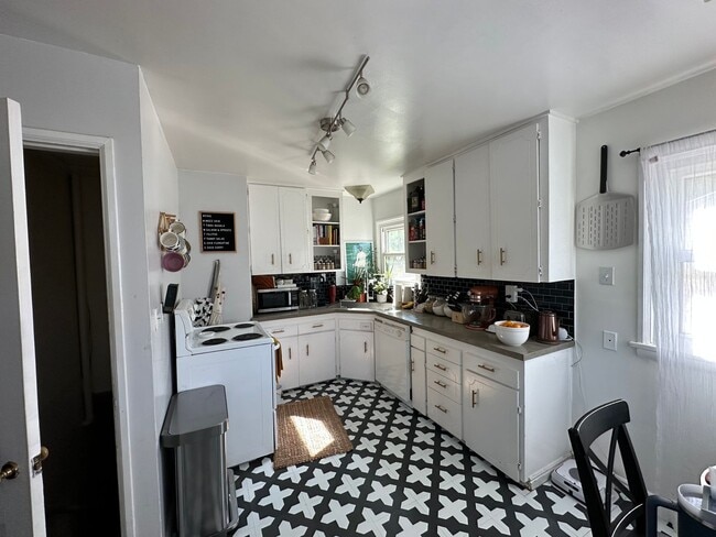 425 Utah Ave in Provo, UT - Building Photo - Building Photo