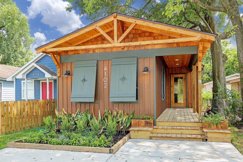 4102 Edison St in Houston, TX - Building Photo
