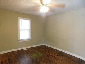 106 S Arthur St in El Dorado, KS - Building Photo - Building Photo